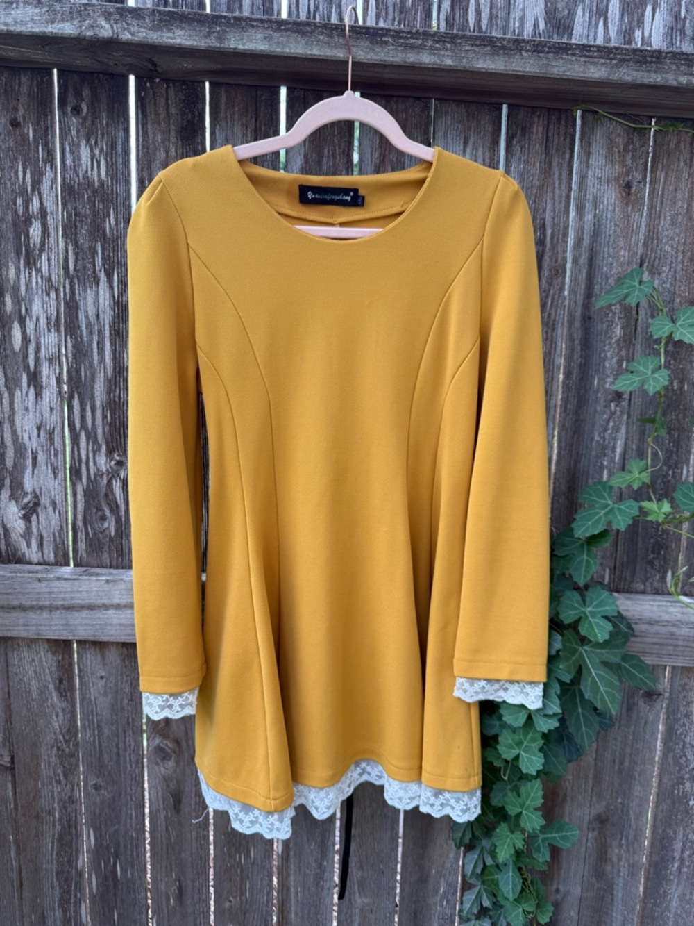 Modern 60s w/ corset back